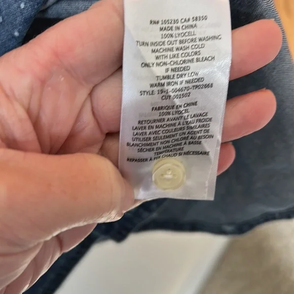 Current/Elliott The Ambrel chambray button down size L - Picture 6 of 6